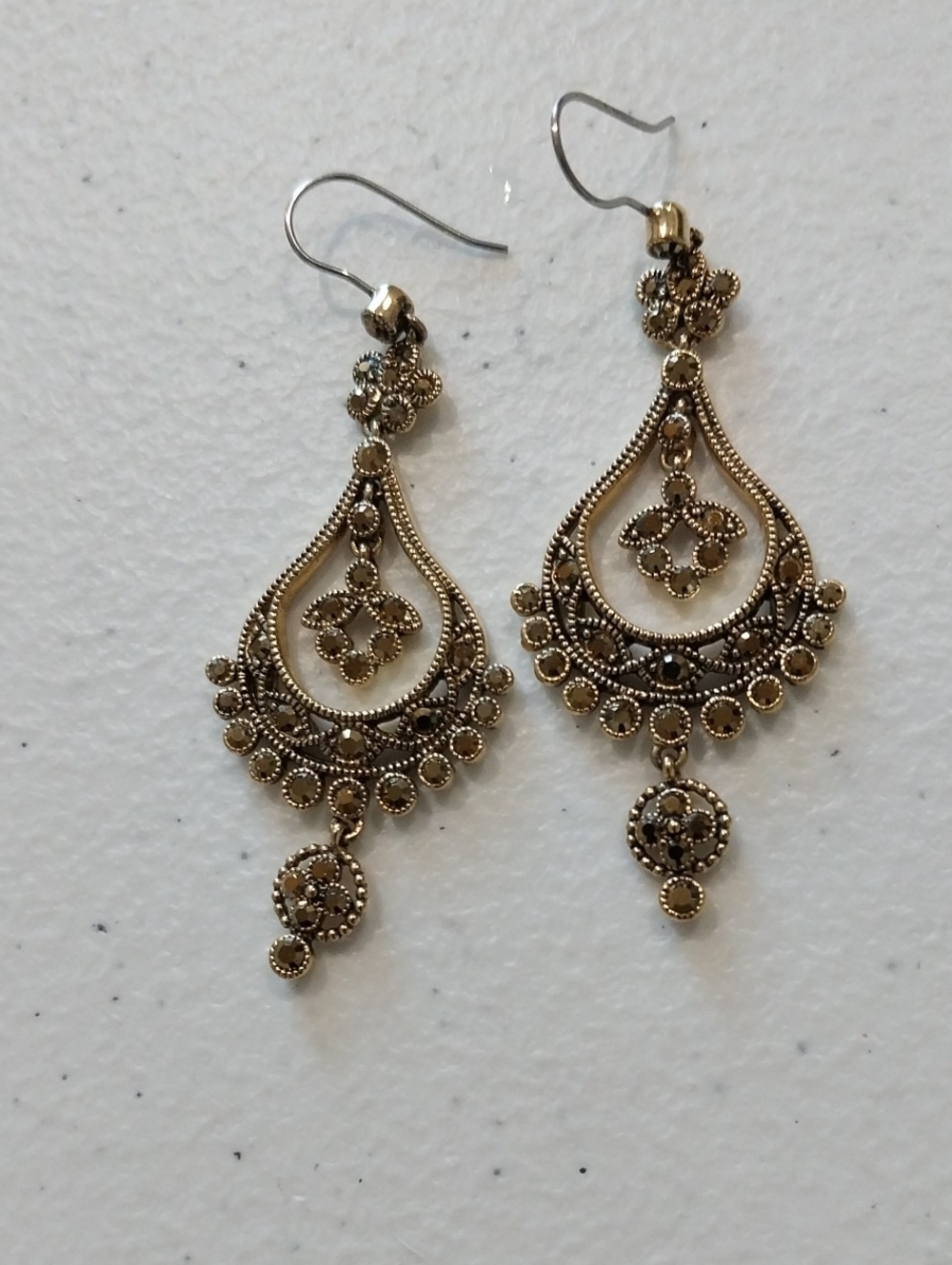 Monet Gold-Tone Filigree Rhinestone Drop Earrings Like New